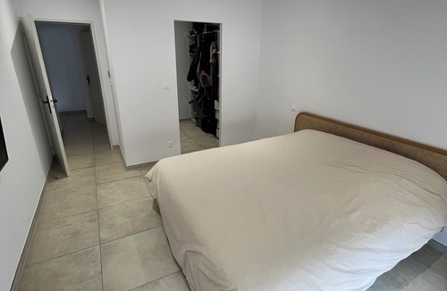 Baixas House | Single-storey house with swimming pool in a very quiet area
