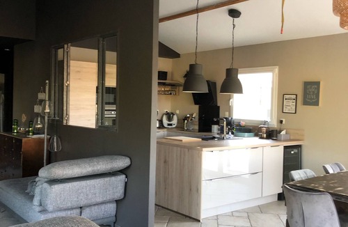 Bouaye Villa | Single storey house with heated pool