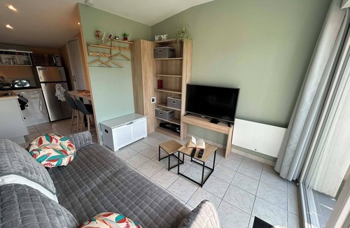 Merlimont Apartment | Single-storey studio with outdoor parking 200m from the dunes.