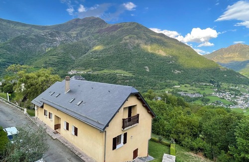 Sazos Apartment | Single-storey studio overlooking the Luz St Sauveur valley - private garden