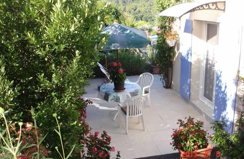 Callian Apartment | Single storey studio, private swimming pool, secure parking