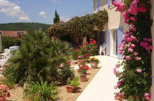 Callian Apartment | Single storey studio, private swimming pool, secure parking