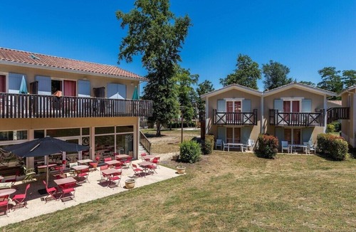 Barbaste Apartment | Single-storey terrace apartment in the Golf residence