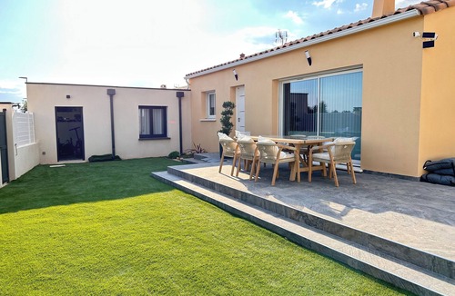 Saint-Gilles Villa | Single-storey villa with private pool and in-ground terrace WITHOUT VIS A VIS