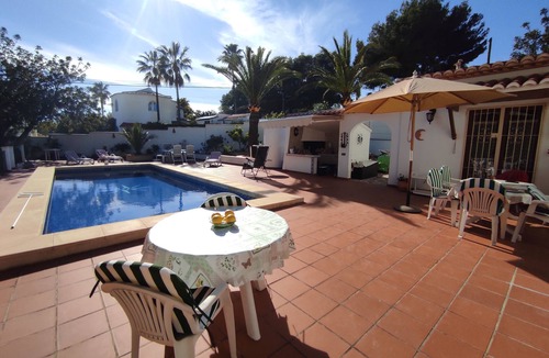 Urbanitzacio la Fustera House | Single-storey villa with pool and large garden. Quiet location.