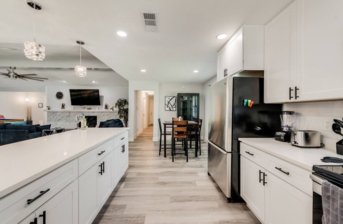Carrollton House | Single Story 4 BR 3 Bath Pool, Modern and Updated