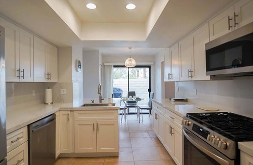 Cathedral City Condo | Single story beautiful home with community pool