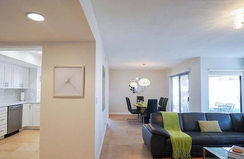 Cathedral City Condo | Single story beautiful home with community pool