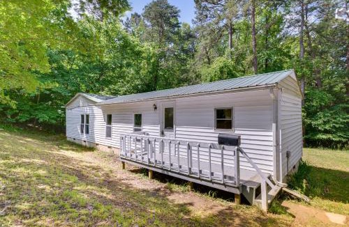 Semora House | Single-Story Cabin on Hyco Lake: Swim & Unwind!