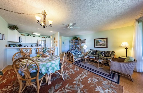 Waikoloa Condo | Single-story, first-floor condo featuring 2 bedrooms and 2 bathrooms.
