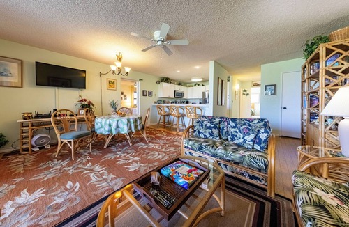 Waikoloa Condo | Single-story, first-floor condo featuring 2 bedrooms and 2 bathrooms.