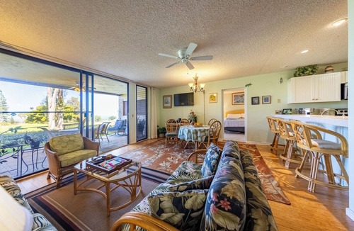 Waikoloa Condo | Single-story, first-floor condo featuring 2 bedrooms and 2 bathrooms.