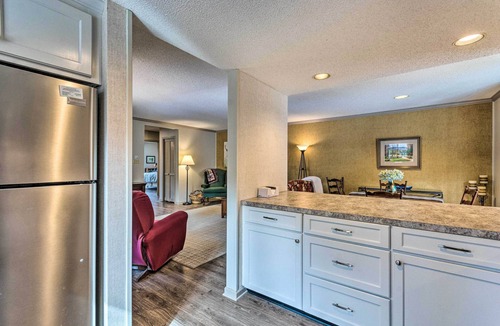 Fairfield Bay Condo | Single-Story Fairfield Bay Condo w/Deck!