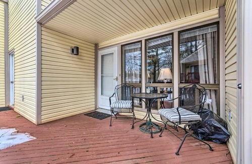 Fairfield Bay House | Single-Story Fairfield Bay Condo w/Deck!