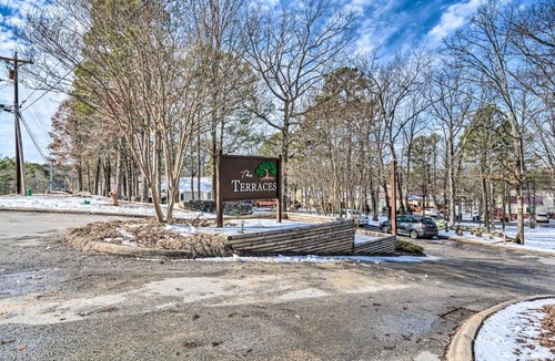 Fairfield Bay House | Single-Story Fairfield Bay Condo w/Deck!
