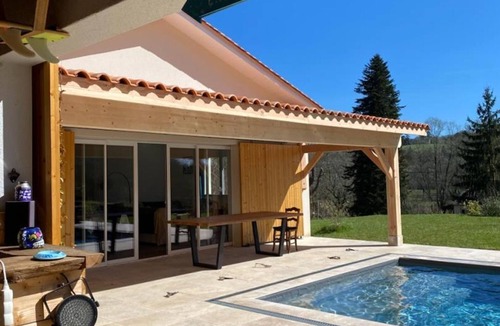 Chateau-l'Eveque Cottage | Single-story house with private pool and Wi-Fi in Château-l'Évêque