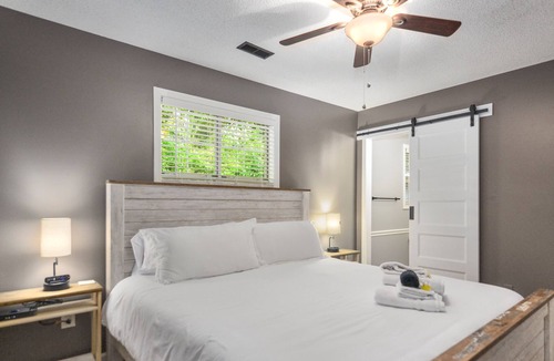 Eagle Mountain Cabin | Single Story Modern Cabin! Fireplace, Games & Firepit, Pool Access, Orchards!