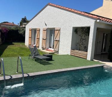 Pia Villa | Single-story villa with pool