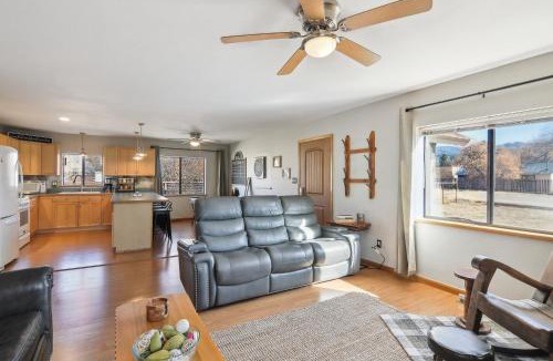Chama House | Single Tree Cottage - Walk to Downtown Chama!