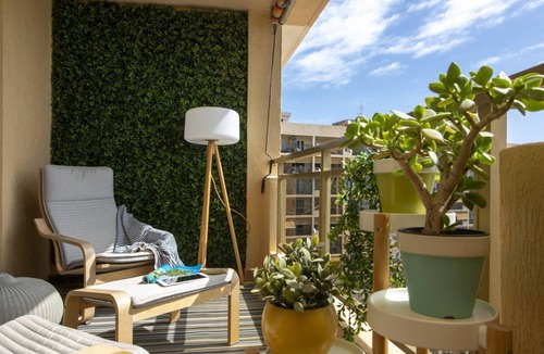 El Puig de Santa Maria Apartment | SingularStays El Puig Beach II