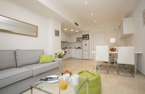 Penya-roja Apartment | Singular Stays Alameda II