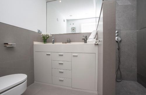 Penya-roja Apartment | SingularStays Oceanografico II
