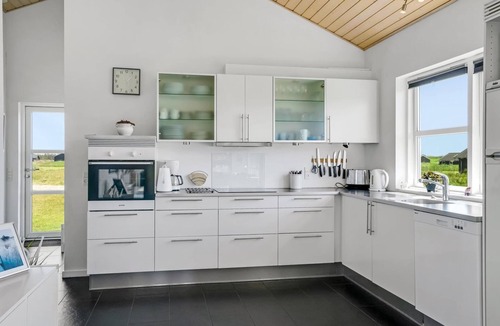 Grønhøj House | "Sinica" - 1.4km from the sea by Interhome