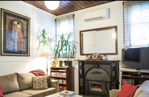 Maldon House | Sinnamon's Cottage Maldon Victoria