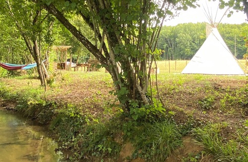 Bitry Cabin | Sioux tepee in the wilderness