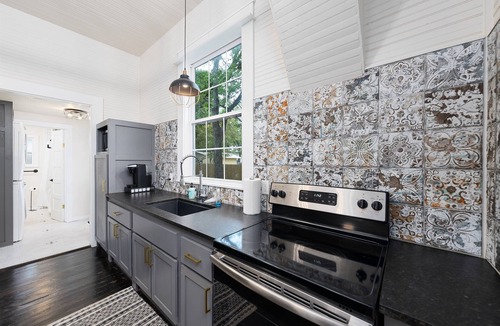Boerne Cottage | Sip, Explore & Relax!