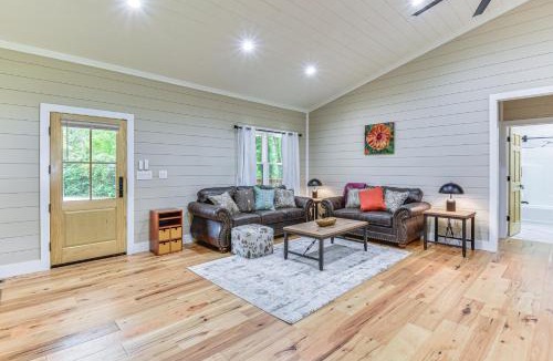 Wiley House | Sip, Hike and Explore Clayton Quiet Tiger Retreat