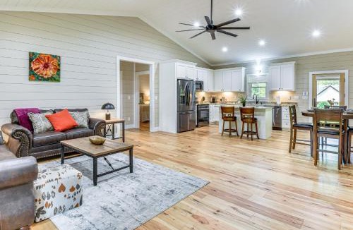 Wiley House | Sip, Hike and Explore Clayton Quiet Tiger Retreat