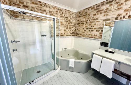 Heatherbrae Hotel | Sir Francis Drake