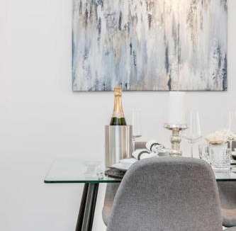 Brompton & Hans Town Apartment | Sir Hans Residence opposite Harrods with AC