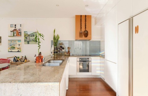 Mermaid Beach Villa | Sirens Rest - Luxe Oasis - Breathe. Relax.