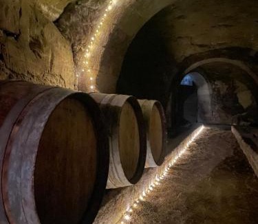 Le Puy-Notre-Dame Bed & Breakfast | Sirona