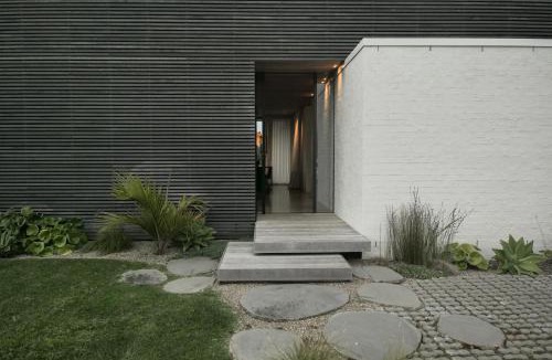 Raglan Villa | Sister's Sanctuary