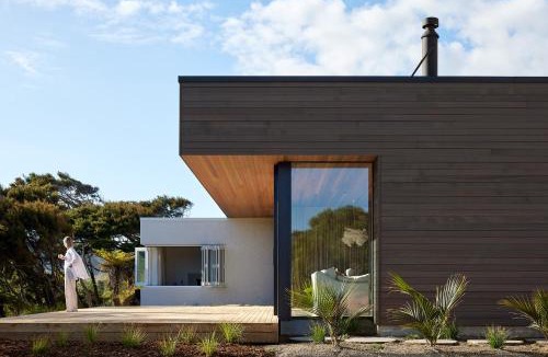 Raglan Villa | Sister's Sanctuary