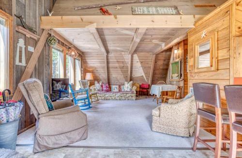 Tierra Del Mar House | Sisters Beach Retreat - Meredith Lodging