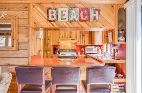 Tierra Del Mar House | Sisters Beach Retreat - Meredith Lodging