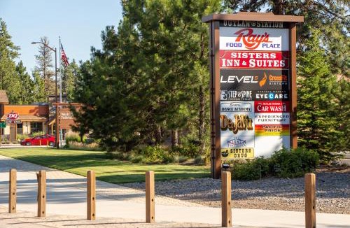 Sisters Hotel | Sisters Inn & Suites