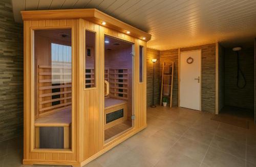 Portet-sur-Garonne House | Sisters spa room