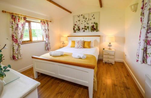 Staple Hill Hotel | Siston Stables by STAE-Homes