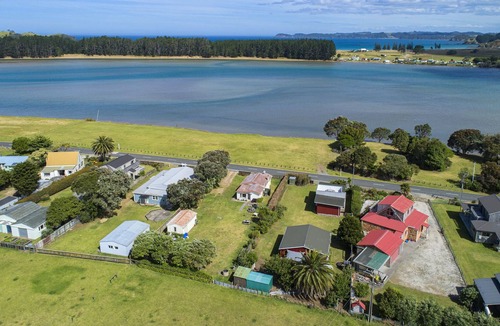 Whananaki House | Sit back and enjoy the view!