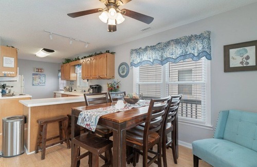Surfside Beach House | SITE 1150 NOW BOOKING FOR 2026! 2 COMPLIMENTARY GOLF CARTS AND LINENS(SEE DATES)