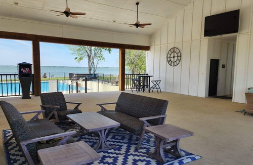 Kerens RV Rental | Site 23 @ Peninsula Point