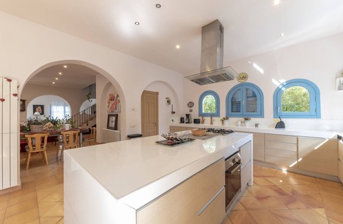 Olivella House | Sitges Hills house for families and groups.