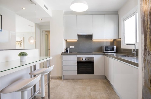 Sitges Town Center Apartment | Sitges Spaces Oasis Penthouse - 3 Bedroom/2 Bath/Terrace/Pool- Sleeps 8 (6+2)