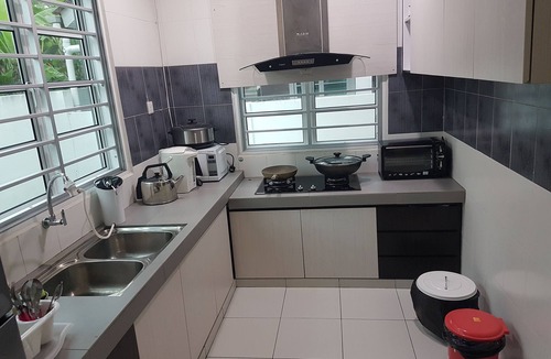 Taman Teratai House | Sitiawan Homestay