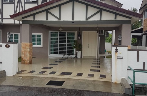 Taman Teratai House | Sitiawan Homestay